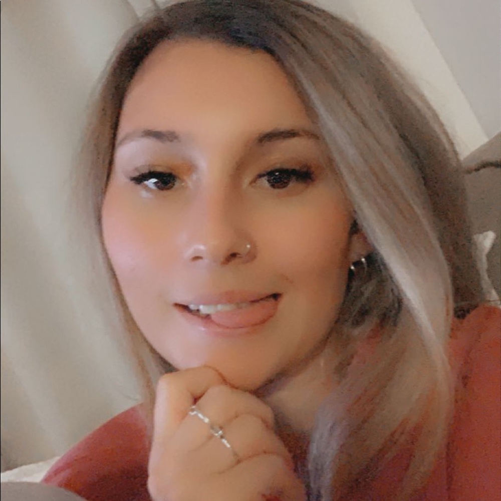 Meet your Posher, Ava